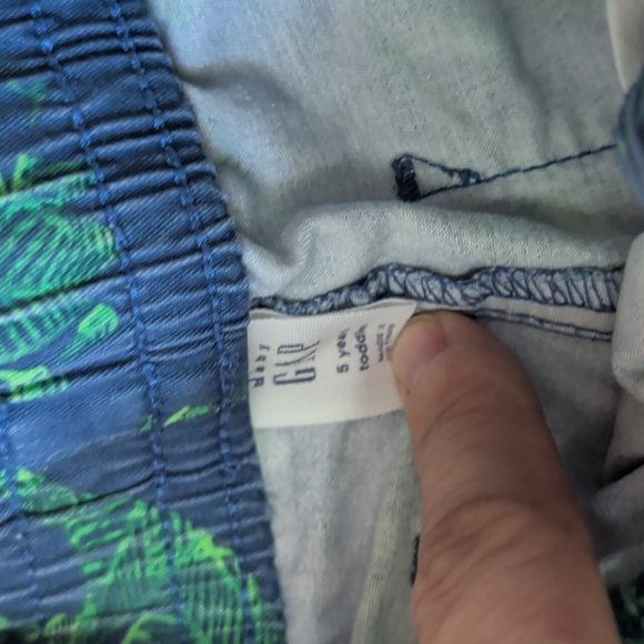 GAP Kids Pattern Shorts Bundle - Picture 5 of 12
